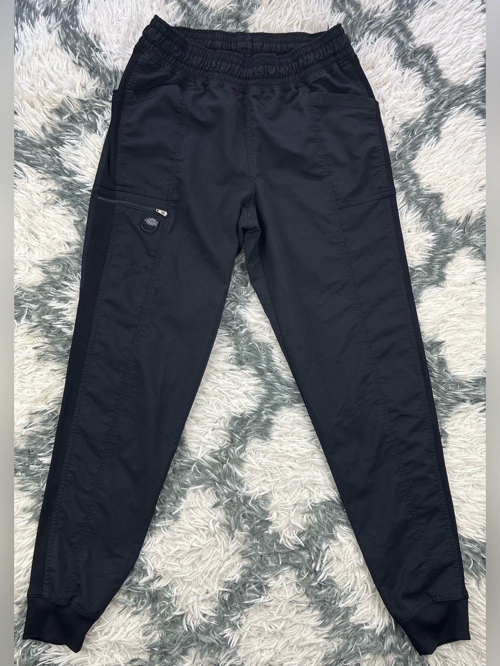 Dickies Balance Women's Black DK155 Mid Rise Scrub Jogger Pant Size Medium Tall